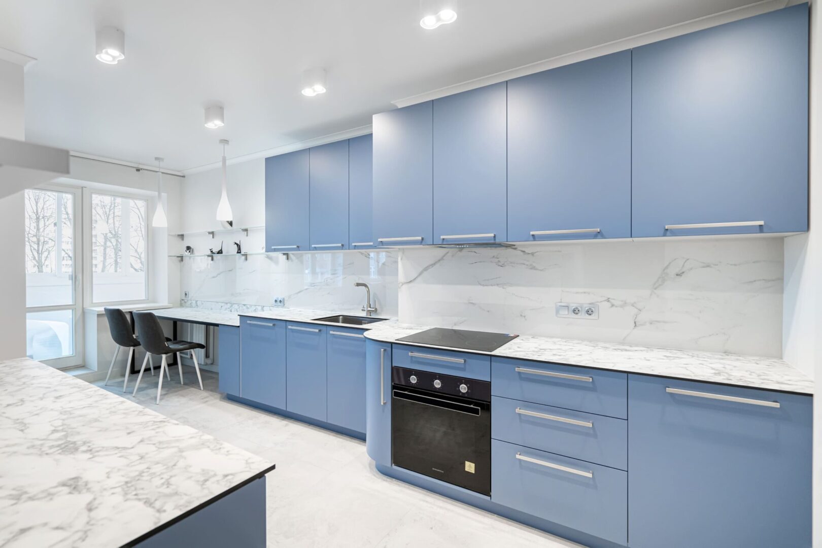 Кухня в светлых тонах - заказать в Бишкеке