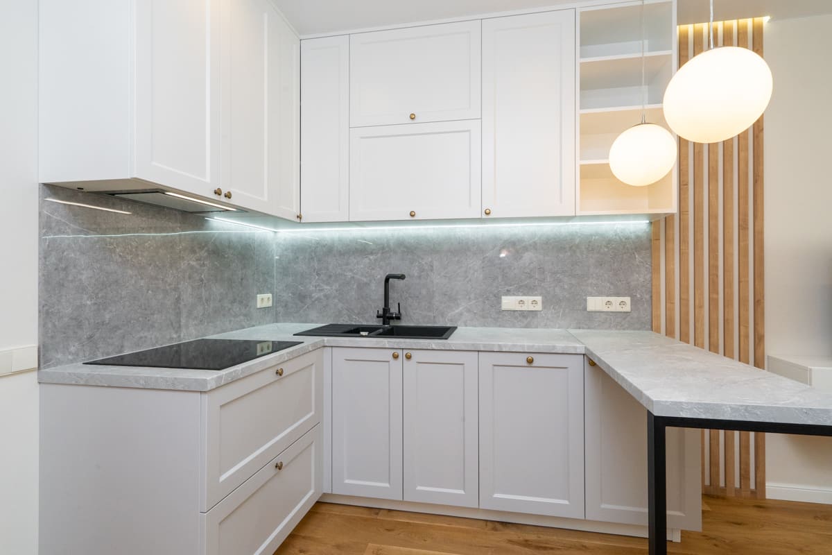 Кухня в неоклассическом стиле в Бишкеке - фото 1